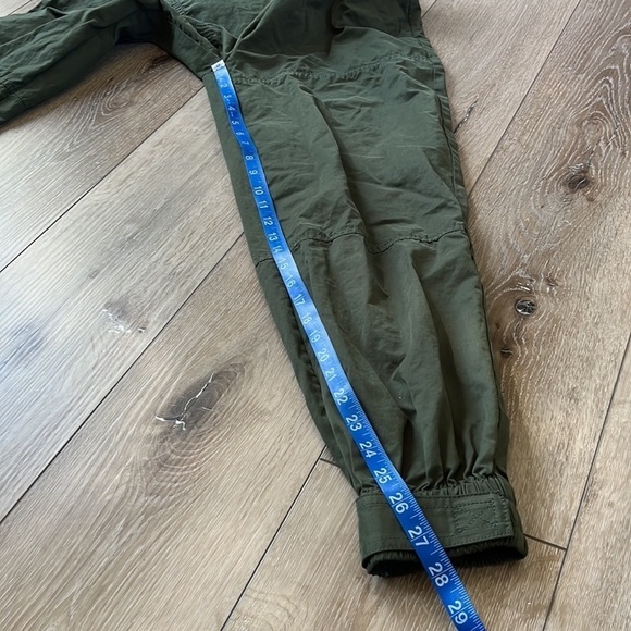 Urban Outfitters High-Waisted Paperbag Waist Jogger Pants Green - Picture 11 of 13